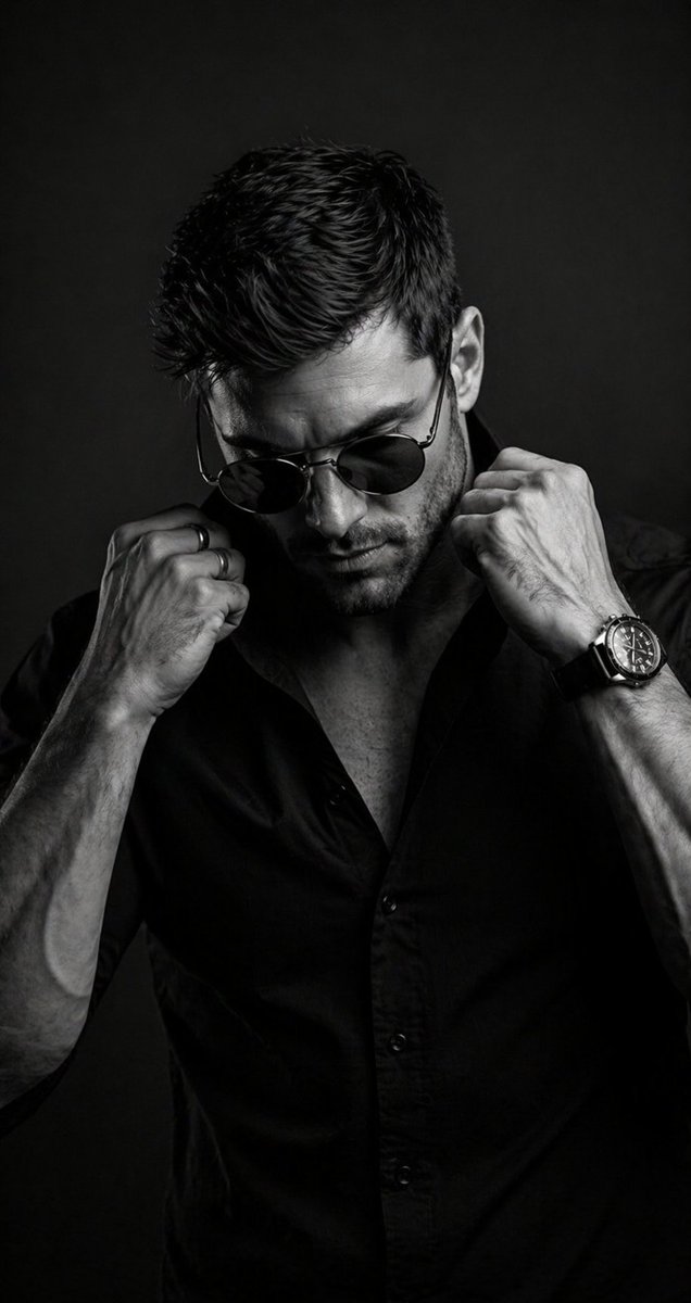 Retrato em Preto e Branco de Homem Estiloso