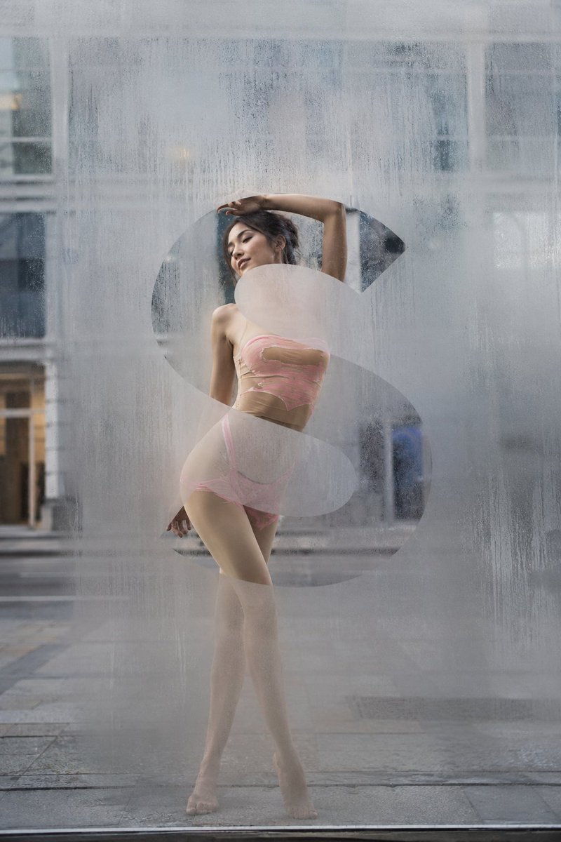 Editorial de Moda Tras Vidrio Esmerilado
